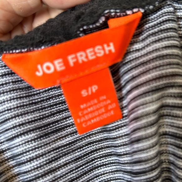 Joe Fresh knit pencil skirt with side slit - Picture 2 of 2